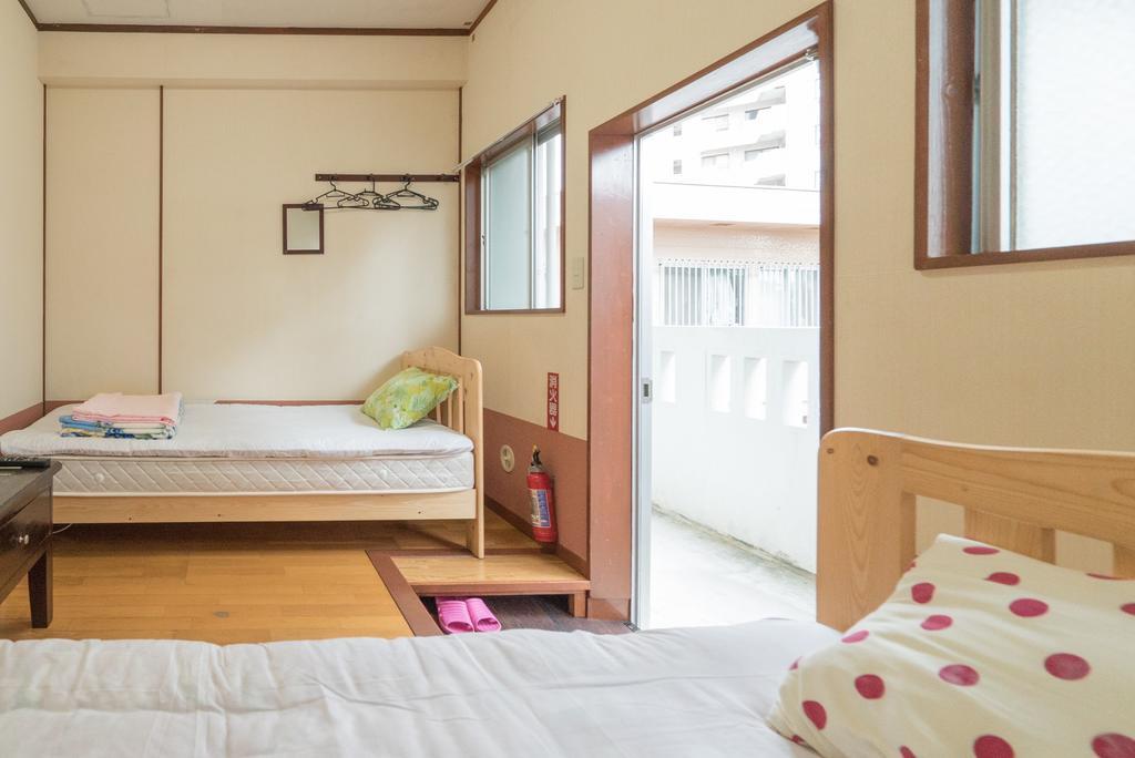 沖縄の宿 行燈 あんどん Naha Ngoại thất bức ảnh