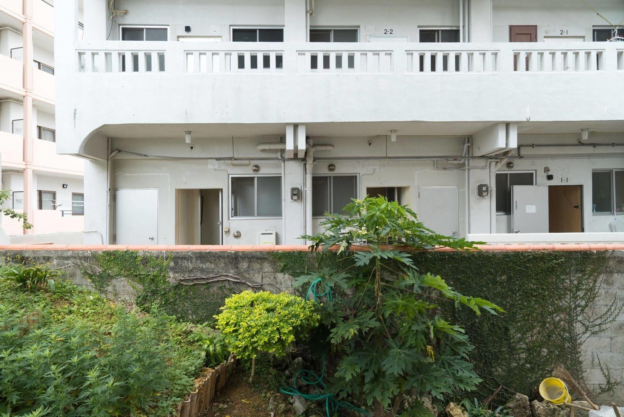 沖縄の宿 行燈 あんどん Naha Ngoại thất bức ảnh